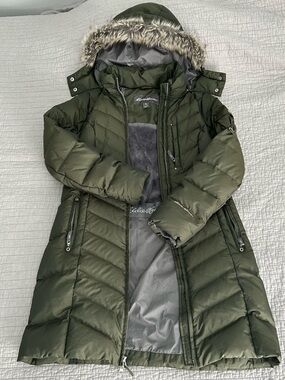 Eddie Bauer Sun Valley Down Parka in Olive Green - Size S